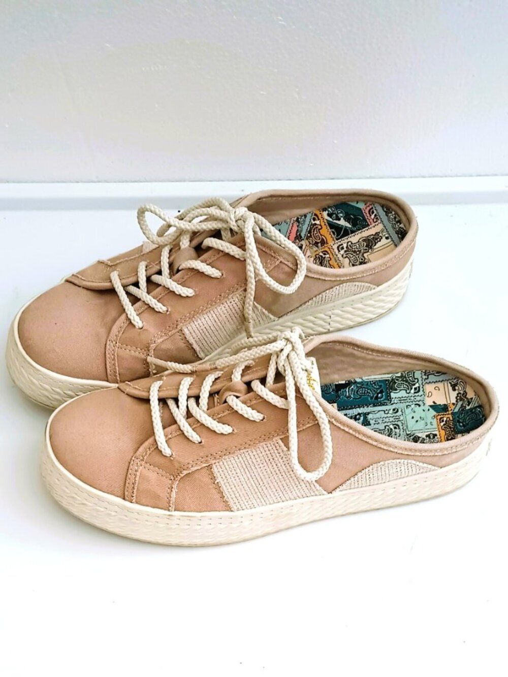 Blowfish Canvas Slip On Mules 8.5 Pale Pink Casual Lace-Up Sneakers - Picture 3 of 10